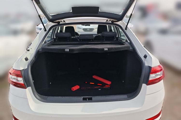 Used Skoda Octavia 2019 1.5L Automatic SmartDrive Comfort Edition China V Standard Trunk