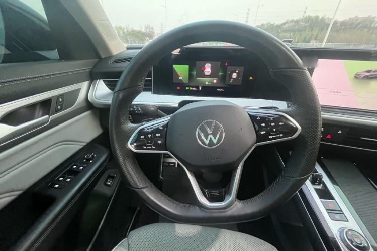 Used Volkswagen Tavendor 2024 380TSI All-Wheel Drive R-Line Cruise Edition
