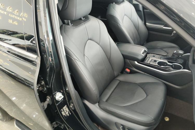 Used Toyota Highlander 2023 2.5L Smart Electric Hybrid Dual-Engine Four-Wheel Drive Prestige Version – 7 Seats Right Front Seat