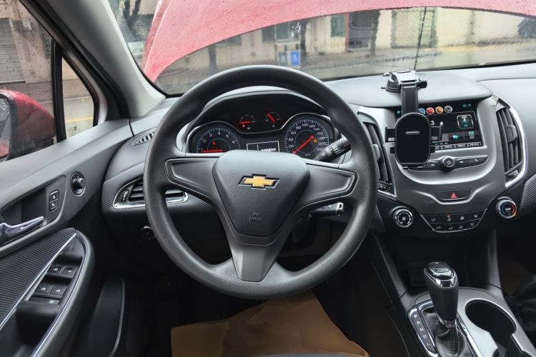 Used Chevrolet Cruze 2017 1.5L Automatic Pioneer Sunroof Edition