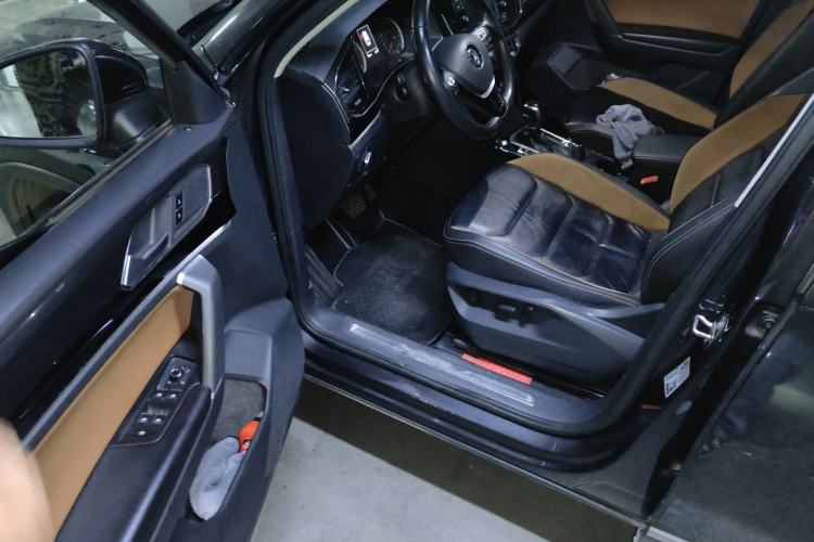 Used Volkswagen Tayron 2019 330TSI Two-Wheel-Drive Luxury Version China V Emission Standard