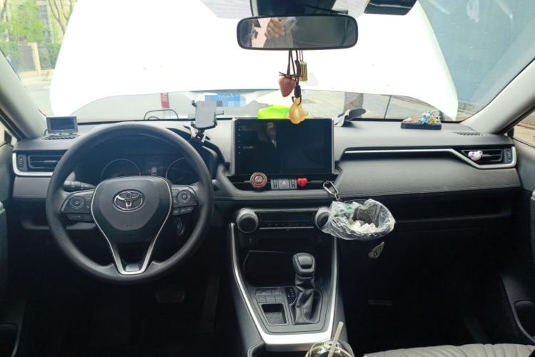 Used Toyota RAV4 2020 2.0L CVT Two-Wheel Drive Urban Edition Center Console