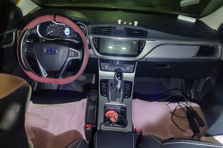 Used Geely Auto Emgrand GL 2017 1.3T DCT Elite Model Center Console