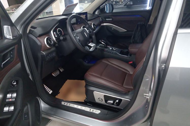 Used Wey VV6 2018 2.0T Two-Wheel-Drive Ultra-Luxury Version China V Standard