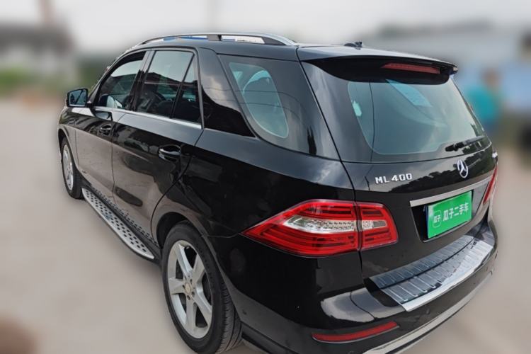 Used Mercedes-Benz M-Class 2014 ML 400 4MATIC Dynamic Model Rear Left 45 Deg