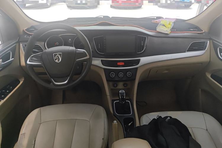 Used Baojun 730 2016 1.5L Manual Standard Version 7 Seats
