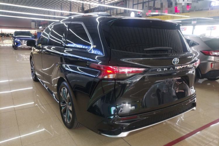 Used Toyota Granvia 2022 2.5L Hybrid Premium Edition Exterior 2