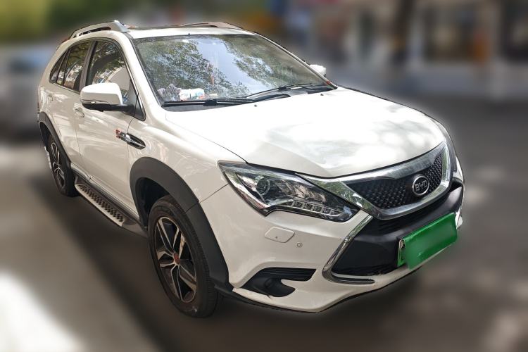 Used BYD Tang New Energy 2015 2.0T Four-Wheel-Drive Flagship Model Front Right 45 Deg
