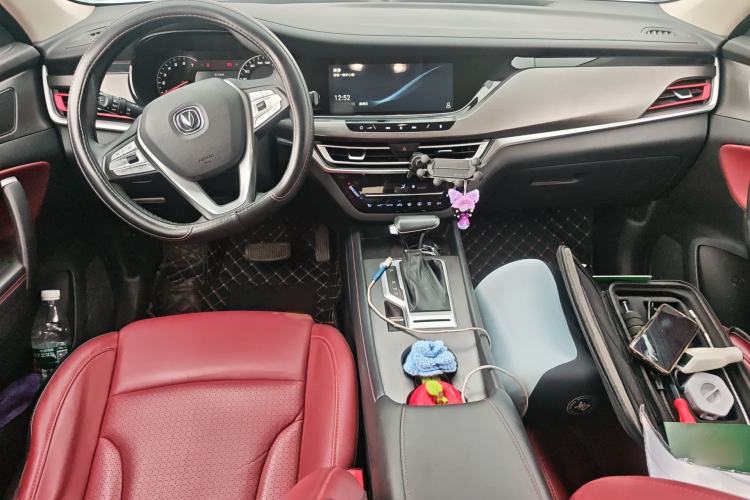 Used CHANGAN CS35PLUS 2019 1.4T DCT Chuanlian Blue Whale Edition Interior 2
