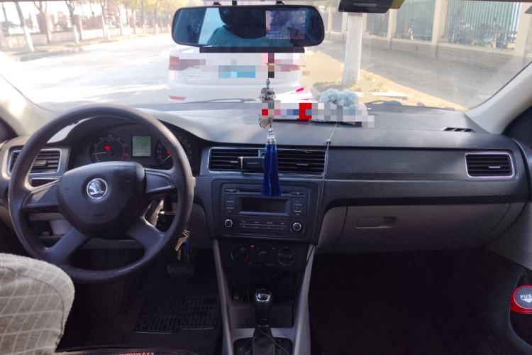 Used Skoda Rapid 2015 1.6L Automatic Smart Selection Model