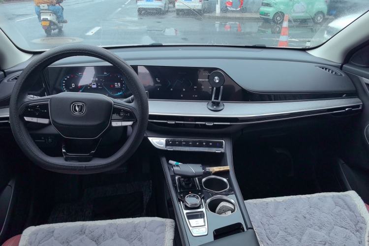 Used CHANGAN Eado 2022 PLUS Blue Whale NE 1.4T GDI DCT Prestige Edition Center Console