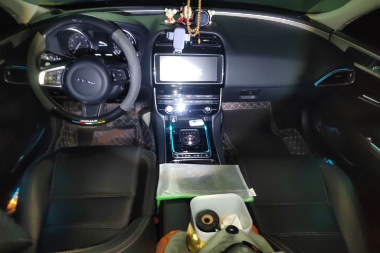 Used Jaguar XEL 2019 2.0T 200 PS Luxury Edition Center Console