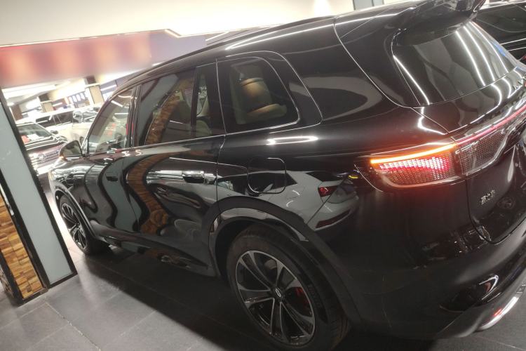 Used Hima AITO M8 2025 Extended-Range Max Version 37 kWh 6-Seater Exterior 3