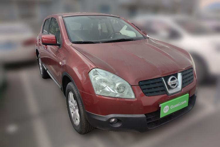 Used Nissan Qashqai 2010 20S Fire 6MT 2WD Front Right 45 Deg