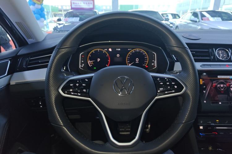 Used Volkswagen Magotan 2024 2 Million Units Zhongxiang Version 330TSI DSG Luxury Edition