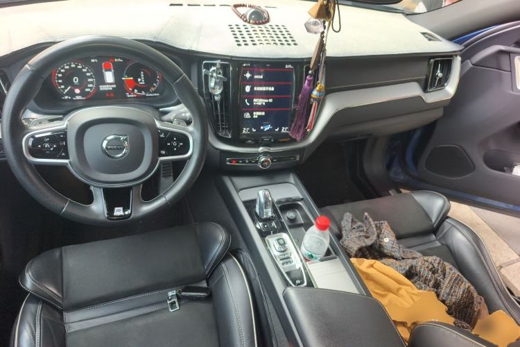 Used Volvo XC60 New Energy 2019 T8 E-Drive Hybrid Intelligent Luxury Sport Edition China V Standard Center Console