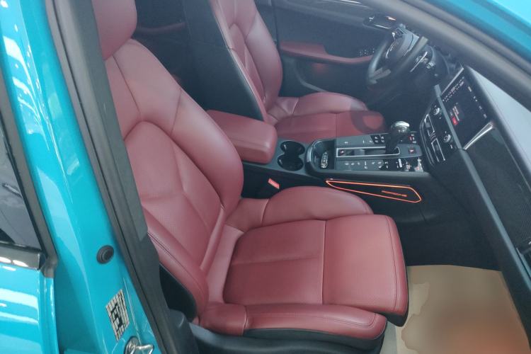 Used Porsche Macan 2022 Macan 2.0T Right Front Seat