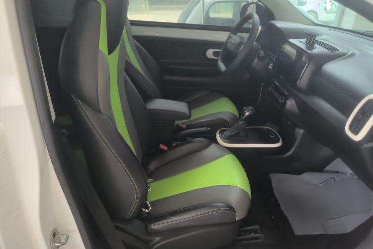 Used Roewe Clever 2021 302 km New Four-Seater Super-Efficient Version Right Front Seat