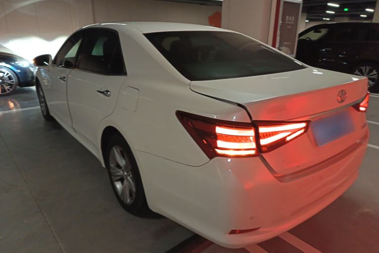 Used Toyota Crown 2015 2.0T Fashion Edition
