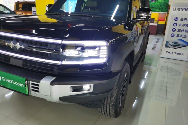 Used Formula Leopard Leopard 5 2023 Navigator Edition
