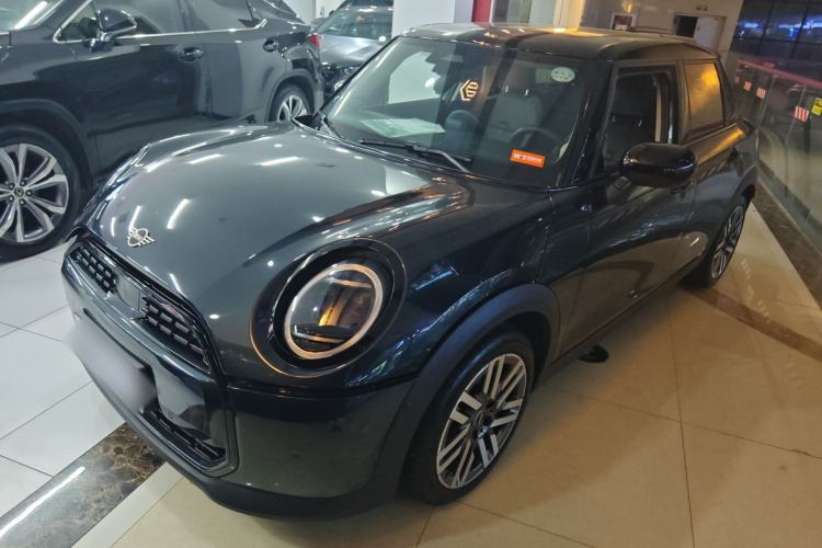 Used MINI 2025 1.5T COOPER Classic Edition Five-Door Version