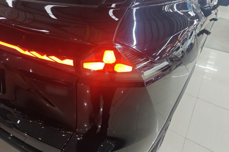 Used Deepal S07 2025 215Max Huawei Qiankun Intelligent Driving ADS SE Range-Extended Version
