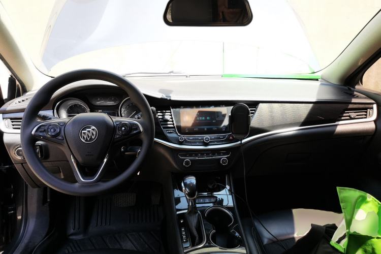 Used Buick Verano 2017 Sedan 20T Dual-Clutch Leading Model Center Console