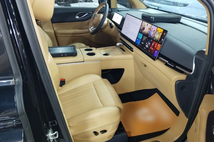 Used VOYAH Dream 2025 PHEV Four-Wheel Drive Excellence Kunpeng Edition Right Front Seat