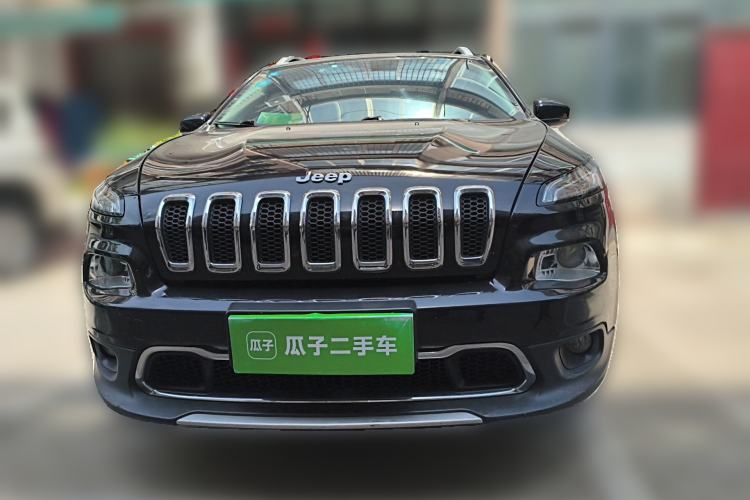 Used Jeep Cherokee 2017 2.0L Superior Edition
