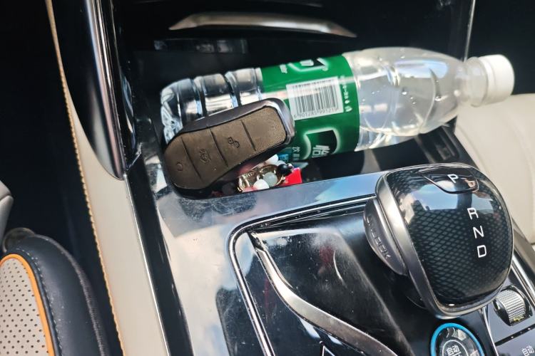 Used BYD Tang New Energy 2022 EV 635 km All-Wheel-Drive Flagship Model Interior 1