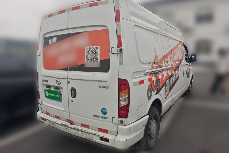 Used SAIC MAXUS Xintu V80 2021 2.0T AMT Classic City Distribution King Long Wheelbase Mid-Roof 3-Seater