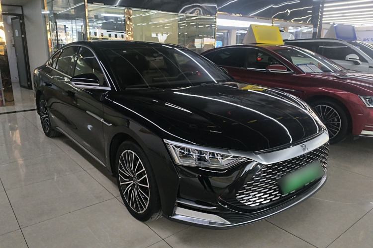 Used BYD Han 2022 DM-i 121KM Prestige Model Front Right 45 Deg