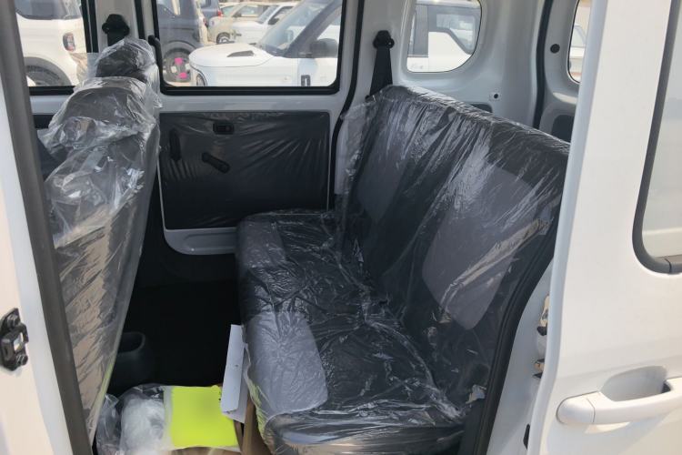 Used Wuling Zhiguang New Energy 2025 Model 305km Ambitious Edition Left Rear Seat