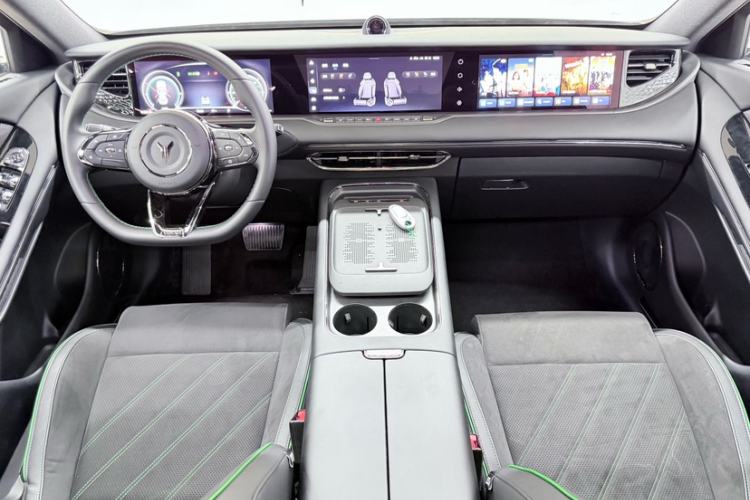 Used VOYAH FREE 2025 318 318 km Rear-Drive Touring Edition Interior 2