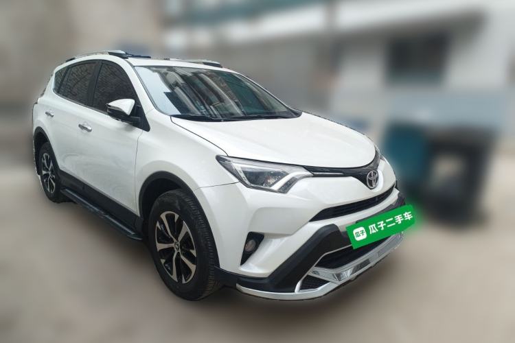 Used Toyota RAV4 2016 2.0L CVT Two-Wheel Drive Fashion Edition China V Standard