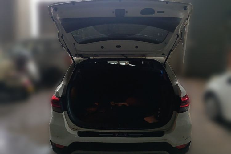 Used Kia KX Cross 2017 1.4L AT GLS Trunk