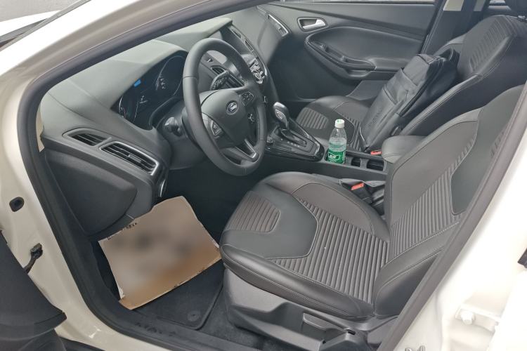 Used Ford Focus 2018 Hatchback Classic 1.6L Automatic Trendy SmartDrive Edition
