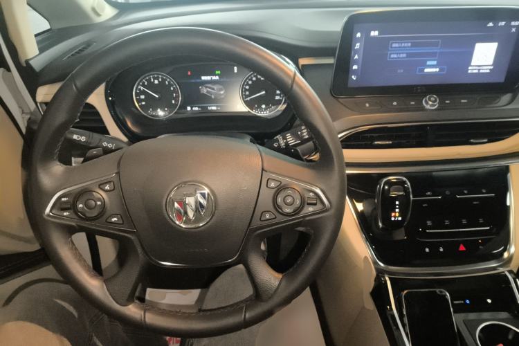 Used Buick GL8 2023 Facelifted Land Cruiser Executive Luxury Version
