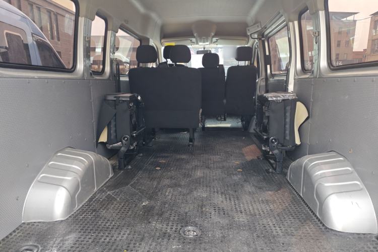 Used SAIC MAXUS Xintu V80 2023 2.0T Manual Classic Aoyuntong Long Wheelbase Mid-Height 6/7/8/9-Seater Trunk