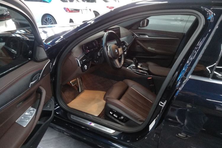 Used BMW 5 Series 2023 530Li Luxury Edition M Sport Package
