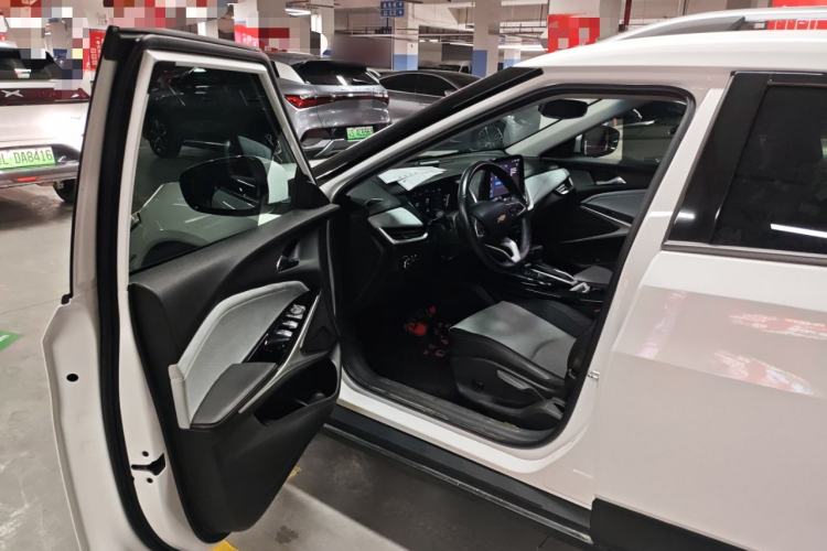 Used Chevrolet Menlo 2022 Starry Edition Driver Seat