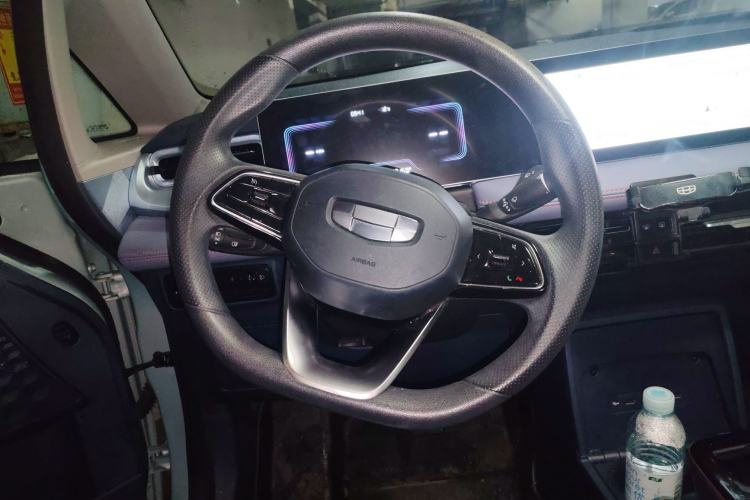 Used Geometry E Firefly 2022 401 km Linglong Tiger 5 Seats