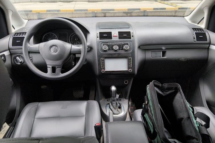 Used Volkswagen Touran 2015 1.4T DSG Comfort Edition 5 Seats Center Console