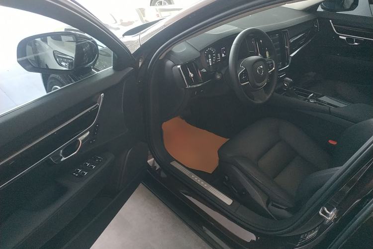 Used Volvo S90 2018 T4 Zhiyuan Edition
