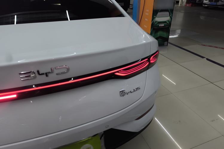 Used BYD Qin PLUS 2025 DM-i Smart Drive 55KM Leading Model Right Rear Taillight
