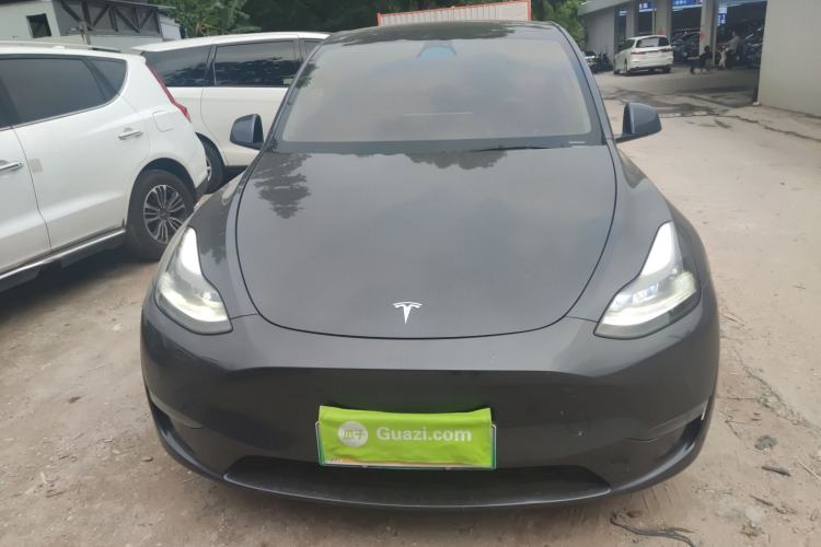 Used Tesla Model Y 2022 Long-Range All-Wheel-Drive Version Front