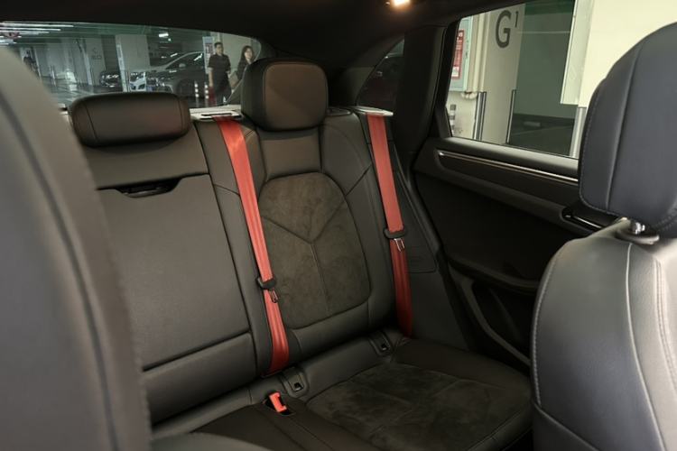 Used Porsche Macan 2021 Macan 2.0T Interior 1