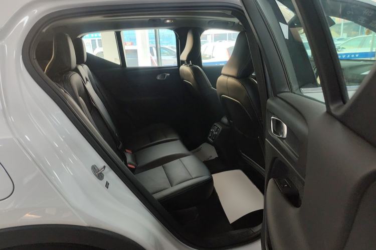 Used Volvo XC40 2024 B4 4x4 Smart Luxury Edition
