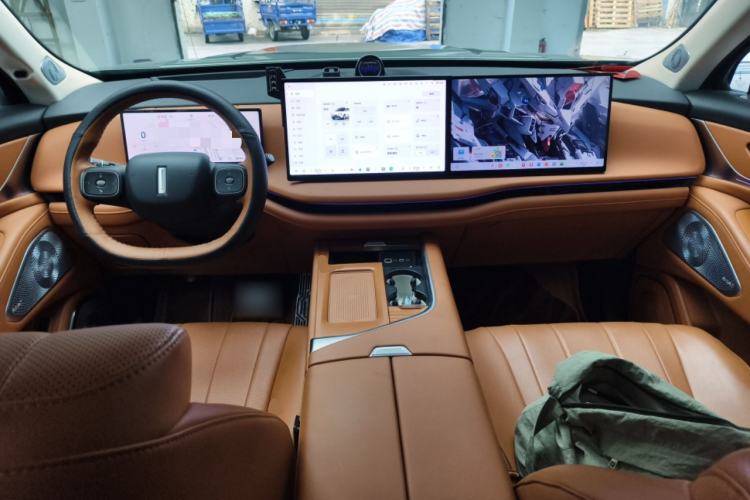 Used Wey Lanshan 2025 Four-Wheel Drive Max Center Console