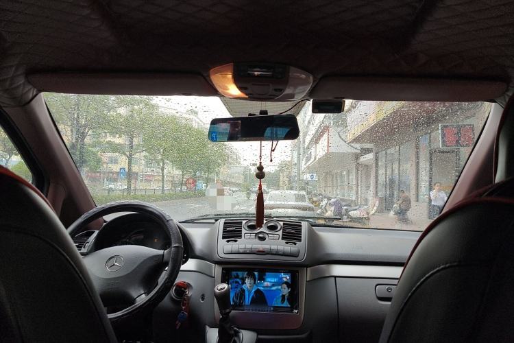 Used Mercedes-Benz Vito 2011 2.5L 7-seater executive version Headliner